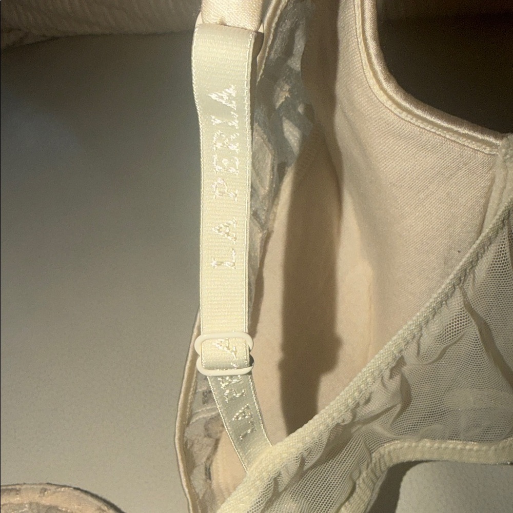 La Perla Beige Lace Bra - Picture 9 of 10